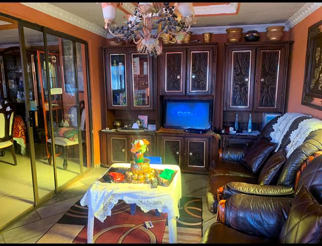 3 BEDROOM HOUSE FOR SALE IN LAKESIDE